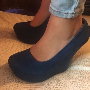 Blue wedges